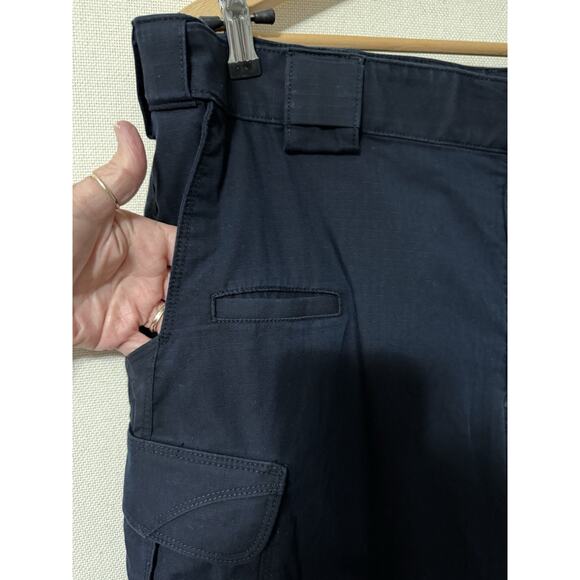 5.11 Tactical Pants Men’s Size 40x31 Cargo Navy Blue Polyester Cotton Blend - Picture 4 of 16
